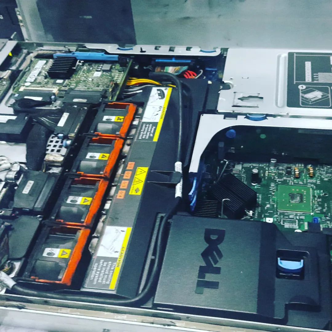 WAKTUNYA ISTIRAHAT?
Server ini dibeli tahun 