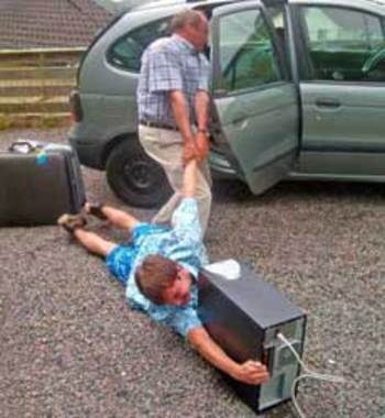 Kecanduan Internet by Adi Sumaryadi